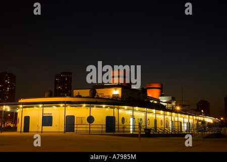 CHICAGO Illinois North Avenue Beach Haus bei Nacht Stockfoto