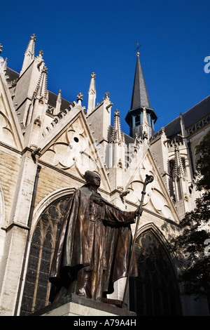 Statue von Kardinal Mercier an der Cathedrale Sts Michel et Gudule Brüssel Belgien Stockfoto