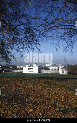 Greenwich Maritime Museum und Park im Herbst London England Stockfoto