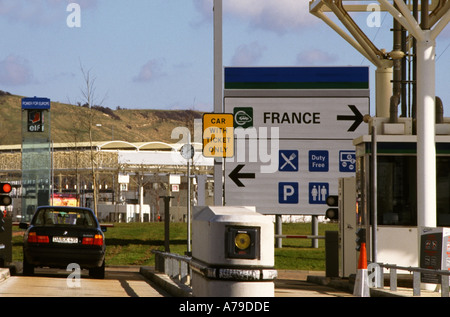 England-Kanal Tunnel Eurotunnel terminal Folkestone Kent Einchecken Mautstationen Stockfoto