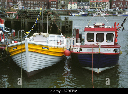 Angeln, Boote, Hafen von Whitby, North Yorkshire, England Stockfoto