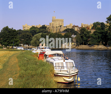 Themse und Windsor Castle Berkshire England Stockfoto
