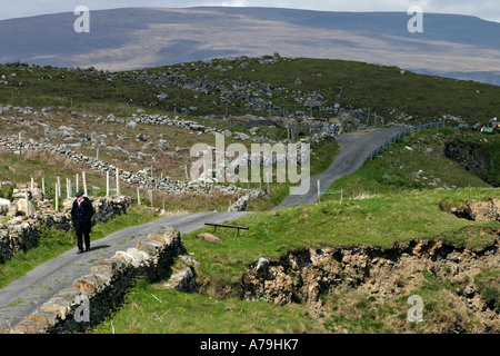 Und die Straße erstreckt sich auf ewig Stockfoto