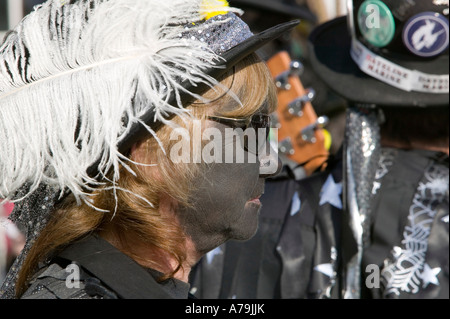 Hunters Moon Morris Gruppentänze aus Essex, in Boscastle, Cornwall, UK Stockfoto