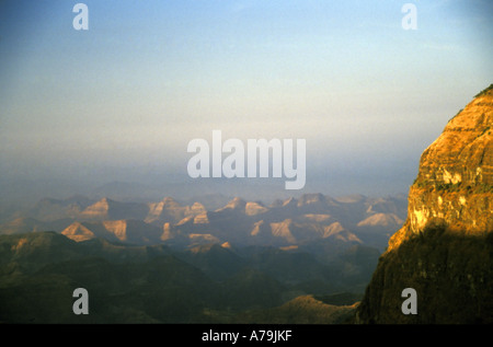Norden von den Simien Mountains Nationalpark im Morgengrauen Äthiopien anzeigen Stockfoto