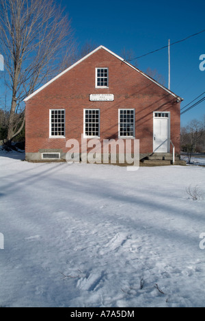 Backstein-Schulhaus im historischen Stadtteil Kensington, New Hampshire USA ist Teil von Neu-England Stockfoto