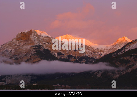 Berg Sonnenaufgang; Morgendämmerung in den Rocky Mountains: Stockfoto