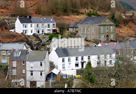 Blick über Cymmer mit Hebron Kapelle datiert 1903 im Zentrum des Dorfes in der Afan Valley South Wales UK Stockfoto