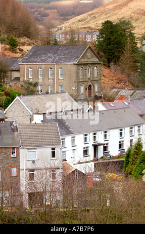 Blick über Cymmer mit Hebron Kapelle datiert 1903 im Zentrum des Dorfes in der Afan Valley South Wales UK Stockfoto