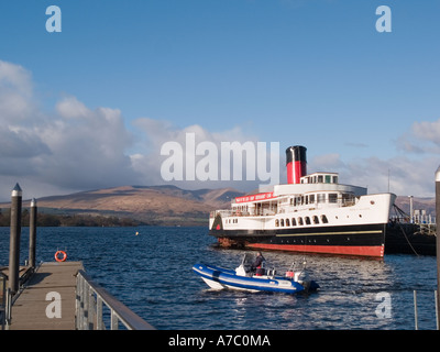 Duncan Mills Memorial Slipanlage und Maid of Loch-Raddampfer am Ende des Loch Lommond.  Balloch Schottland, Vereinigtes Königreich Stockfoto