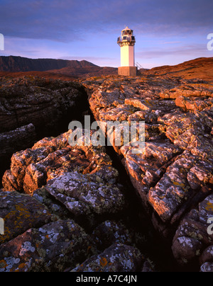 Rubha Cadail Leuchtturm, Umzügen, Ullapool, Ben Mor Coigach hinter. Stockfoto