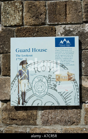 Ein schwarzes Brett Darstellung königliche Artillerie Kanonier und geben Informationen über das Wachhaus und Lookout bei Shirley Heights Stockfoto