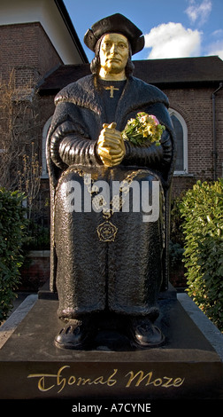 Statue von Thomas More auf Chelsea Embankment Chelsea London England Stockfoto