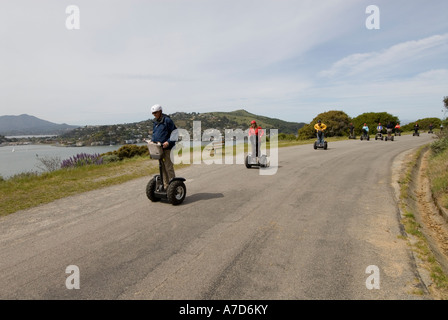 Menschen auf Segways auf Angel Island in der Bucht von San Francisco Kalifornien CA Stockfoto