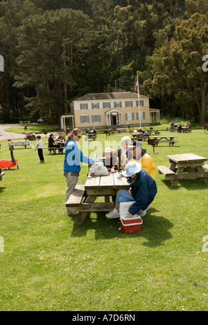 Picknick im Ayala Cove Angel Island State Park in San Francisco Bay CA California Stockfoto