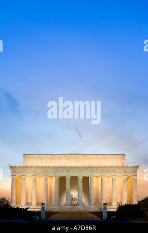 Washington DC Abraham Lincoln Memorial bei Sonnenuntergang. Direkt vor der Statue des Fotografen Blitz zu sehen. Stockfoto