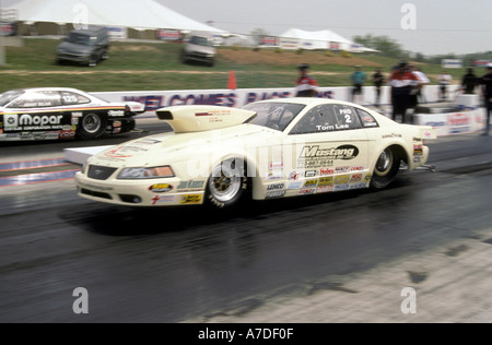 Ford Mustang Prostock Dragcar an der Virginna Motorsports Park Dinwiddle Usa Adrenalin Rush extreme Gefahr Gefahr Stockfoto