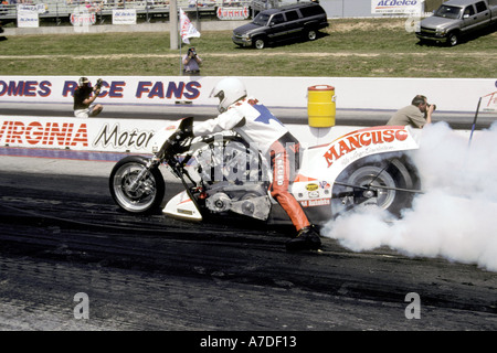 Harley Davidson Dragbike Virginia Motorsports park Usa Adrenalin rush extreme Gefahr Gefahr Stockfoto
