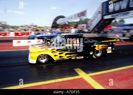 Pick-up LKW ziehen Auto Adrenalin Rush extreme Gefahr Gefahr Flamme Farbe Job Hot-rod Stockfoto