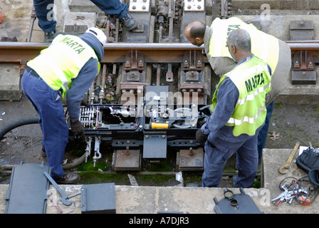 MARTA Wartungspersonal reparieren Gleisabschnitt auf Atlanta Georgia GA-s-Bahn-u-Bahn-system Stockfoto
