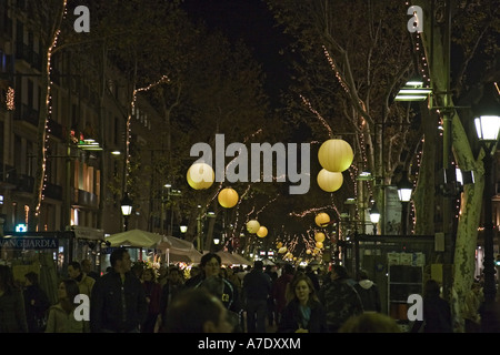 Einkaufszentrum La Rambla am Abend, Spanien, Katalonia, Barcelona Stockfoto