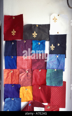 Nahaufnahme von Multi-farbigen Seidenstoff Farbfelder Stockfoto