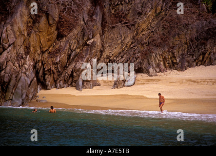 Mexikaner, Mexikaner, Schwimmer, Schwimmen, Majahuitas Strand, Sand, Strand, Sandstrand, Bucht von Banderas, Puerto Vallarta, Jalisco, Mexiko Stockfoto