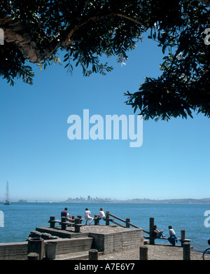 Blick auf die Skyline von San Francisco aus Sausalito, Kalifornien, USA Stockfoto