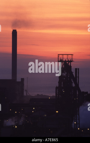 Port Talbot Stahlwerk bei Sonnenuntergang, South Wales U.K Stockfoto