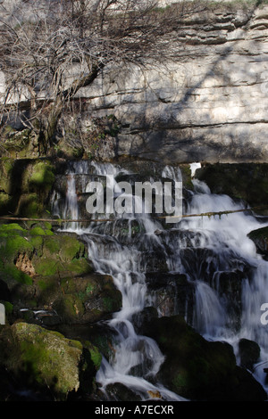 Bulgarien Lakatnik Wasserfall Wasser sonnigen hetzen, unten weiß Stockfoto