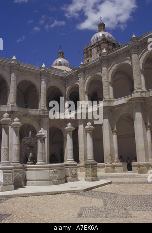 Mexiko, Oaxaca, das Museum der Kulturen Oaxaca, Museo de Las Culturas de Oacaxa, Innenhof und Brunnen Stockfoto