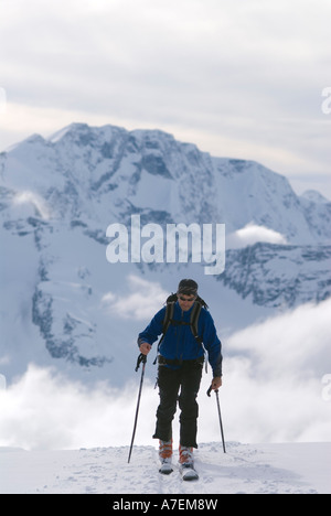 Man Kürschnern auf den Illicilliwaet Gletscher, Rogers Pass Bereich Selkirk Mountains, kanadischen Rocky Mountains, British Columbia, Kanada Stockfoto