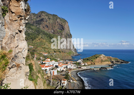 Ein schönes Dorf an der nördlichen Küste, Porto da Cruz, Madeira, Portugal Stockfoto