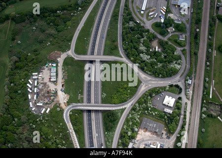 Hohen Niveau schrägen Luftbild südöstlich von Autobahn M1 London Gateway in Barnet Edgware London HA8 NW7 England UK Stockfoto