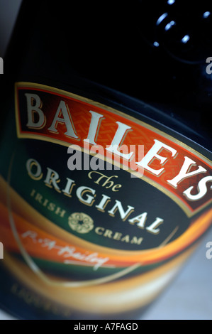 Baileys Irish Cream Likör trinken Stockfoto