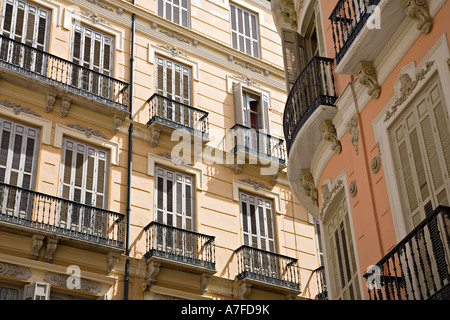 Traditionelle Balkone und Fensterläden Malaga Stadt Spanien Stockfoto
