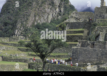 SA, Peru, Machu Picchu Reisegruppe auf den Inka-Ruinen Stockfoto