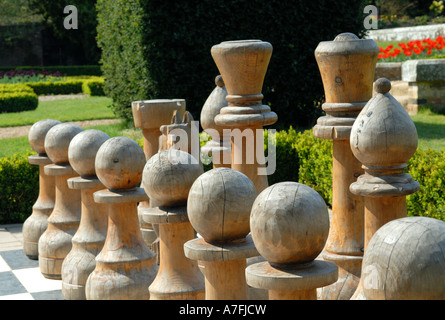 Riesenschach set auf dem Gelände des Groombridge Place in Kent. Stockfoto