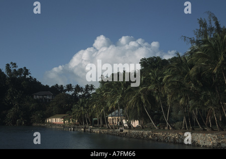 Bucht und strafrechtlichen Gebäude, Ile Royale, Teufels-Inseln, Französisch-Guayana Stockfoto