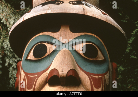 USA, Alaska, Ketchikan Details der Zeder Totempfahl in Ketchikan Totem Bight Park Stockfoto