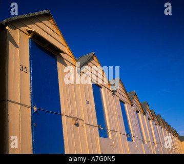 Strandhütten, Shanklin Strand, Isle of Wight, England, Großbritannien Stockfoto