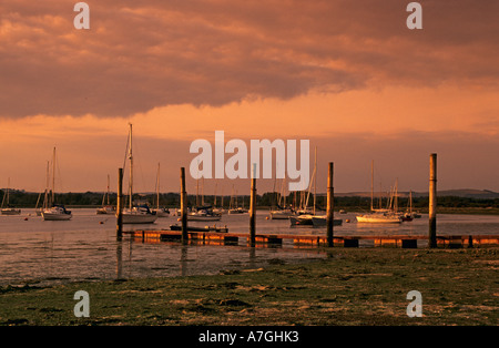 Chichester Harbour vom Dell Quay bei Sonnenuntergang West Sussex England UK Stockfoto