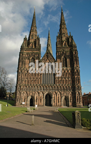 Kathedrale von Lichfield. Westfassade. Stockfoto