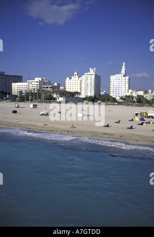 NA, USA, Florida, Miami Beach. Strand-Szene das Delano und Ritz Hotels zeigen Stockfoto
