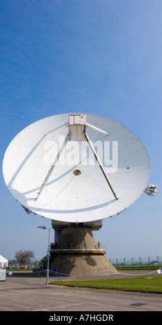 Chilbolton Wetter Observatorium verwendet um extreme Weater Muster ist es das größte Lenkung Wetterradar in Großbritannien zu verfolgen Stockfoto