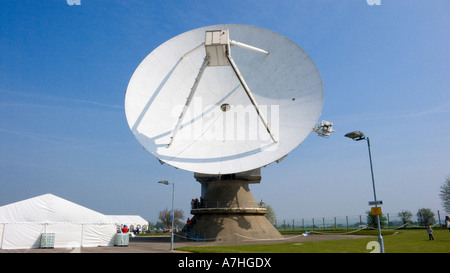 Chilbolton Wetter Observatorium verwendet um extreme Weater Muster ist es das größte Lenkung Wetterradar in Großbritannien zu verfolgen Stockfoto