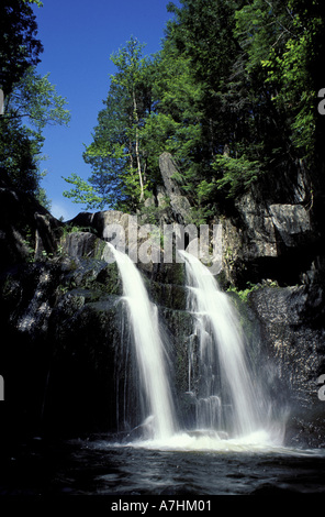 Nordamerika, uns, mich, Northern Forest. Piscataquis Berge. Ein Wasserfall im Golf Hagas. Stockfoto