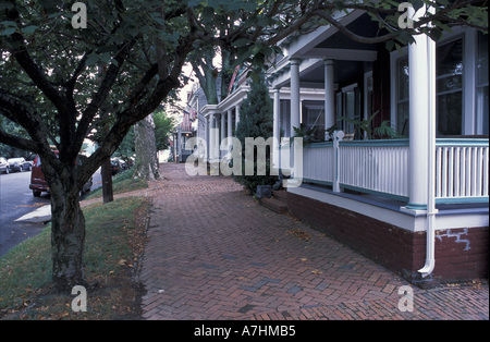 Nordamerika, USA, MD, die Ziegel Bürgersteige der historischen Bezirk Chestertown. Östlichen Ufer. Stockfoto