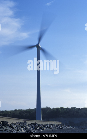 Nordamerika, USA, MA, Hull, Wind Turbine in Hull, Massachusetts. Stockfoto