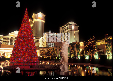 Replikat Nike von Samothrake (Nike von Samothrake) Skulptur, Caesars Palace Hotel/Casino, Weihnachten, Las Vegas, NV, USA Stockfoto